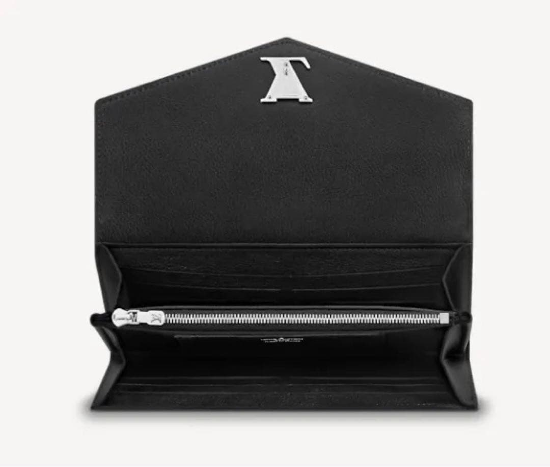 未使用品 LOUIS VUITTON ブラックレザー長財布