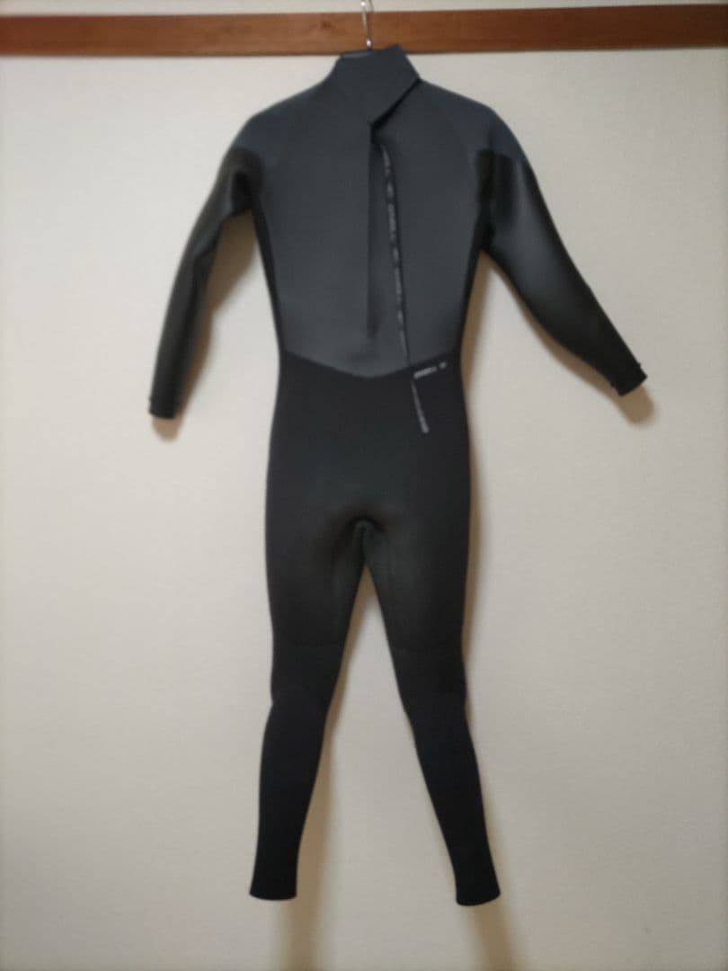 O'NEILLセミドライ 5x3mm バックジップMLB 2回のみ使用　ほぼ新品