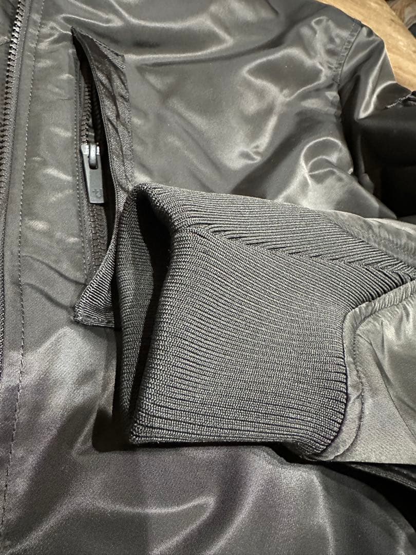 新品未使用 ユニクロ +J ハイブリッドダウン MA-1 グレー M 2026