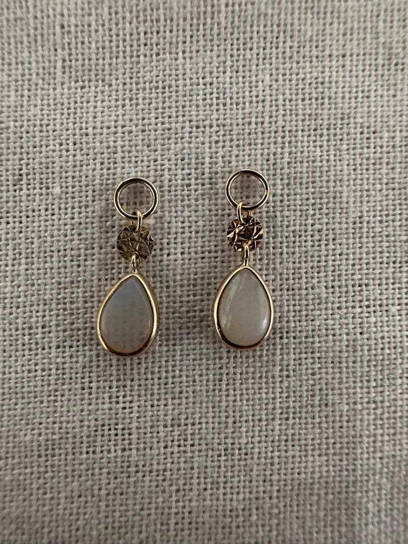 agete アガット　K10オパールピアスチャーム　イヤリングチャーム　箱付き