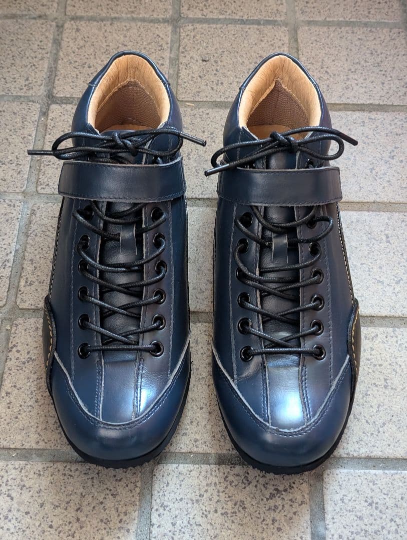 頭文字Ｄ３０周年 アニバーサリーシューズ（佐藤真子エディション）