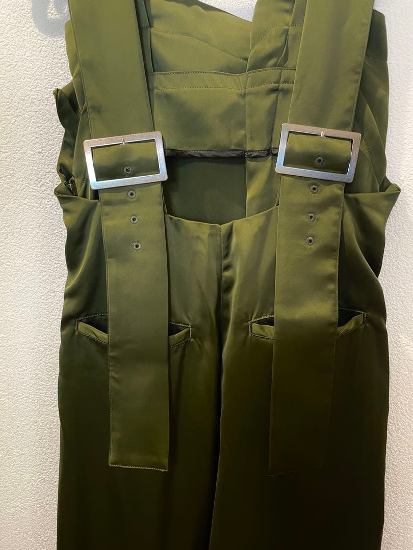 un3d カーキ　サロペット　ストラップ付きオーバーオール