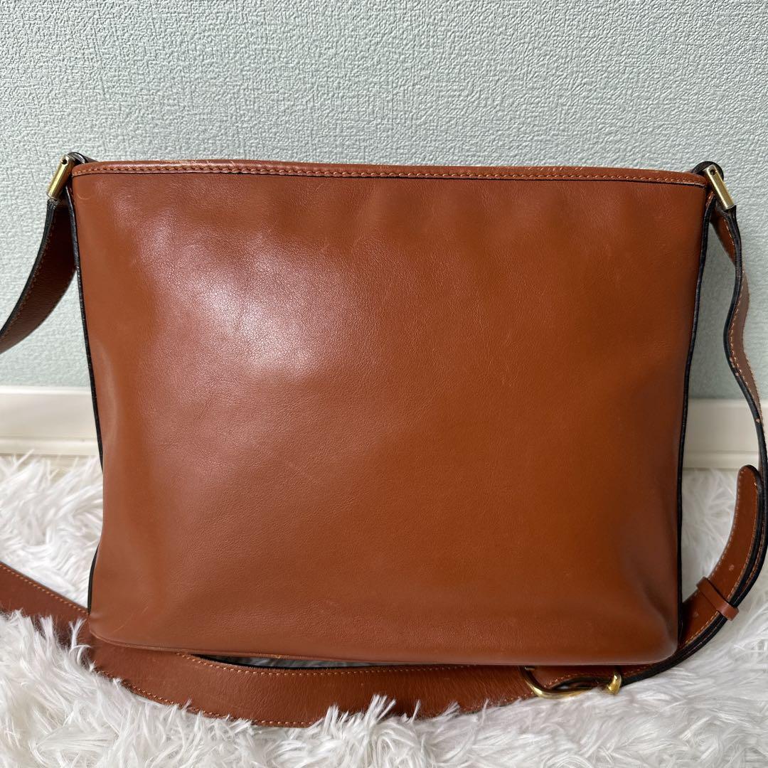 美品✨セリーヌ ショルダーバッグ ガンチーニ ポシェット 斜め掛け レザー