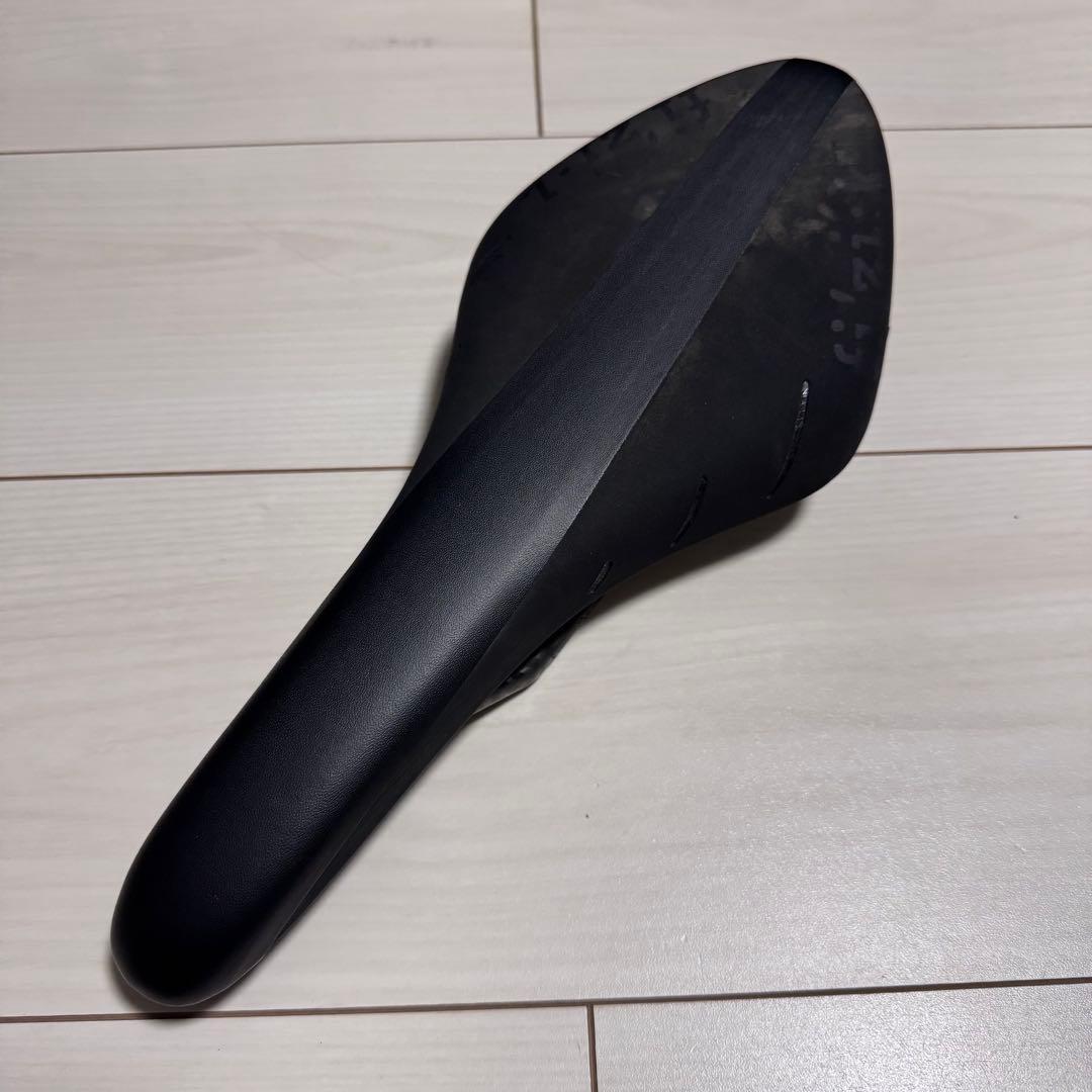 ARIONE R1 Regular フィジーク アリオネ R1 カーボン