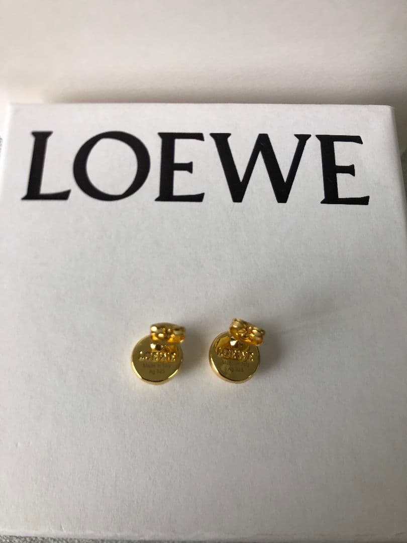 LOEWE ロエベ　ピアス　レディース　ゴールド 高級感