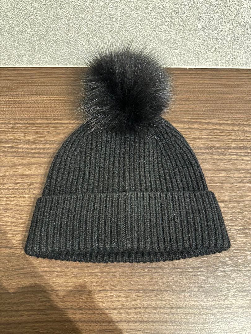 LV ブラック ニット帽 ポンポン付き