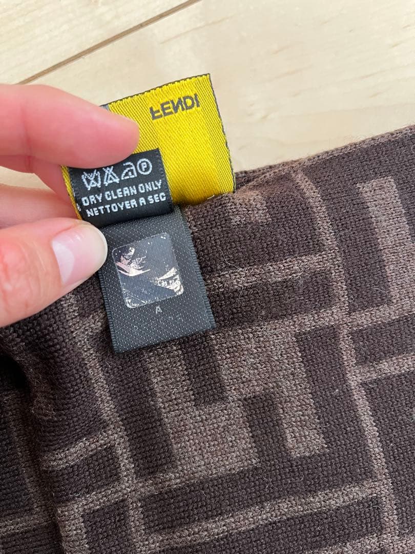 フェンディ　マフラー　FENDI