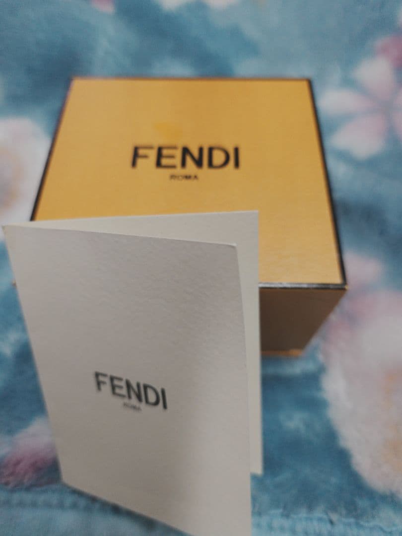 FENDI　クリスタル装飾 安全ピン型ピアス(片耳用)