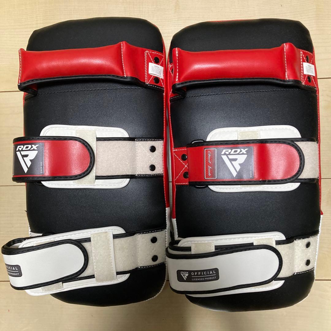 RDX パンチングミット 黒/赤　2個(中古)