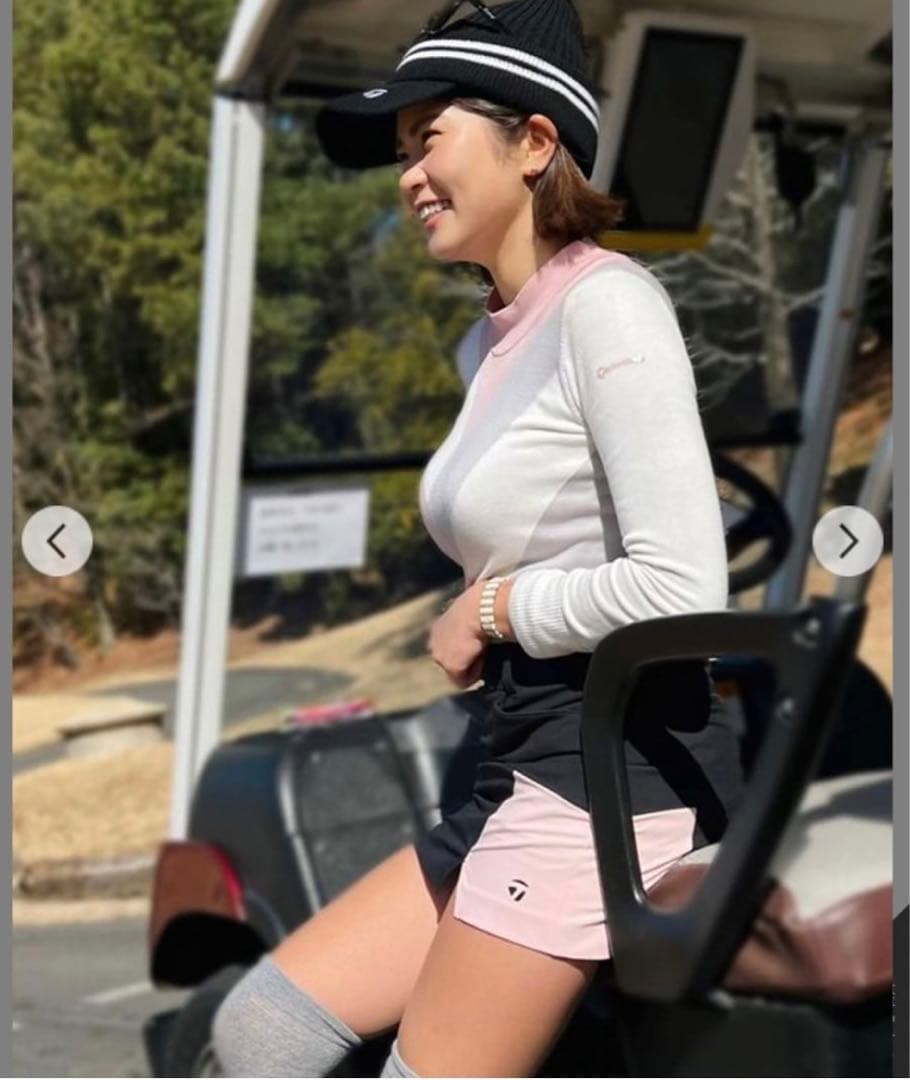 テーラーメイドゴルフ　上下②点セット　ハイネックセーター　スリットスカート