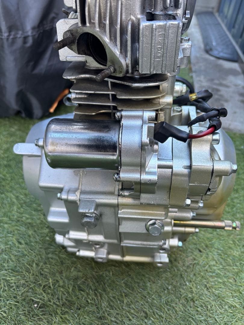 中華エンジン　ホンダ横型　互換　124cc 実働　キックスピンドル　難あり