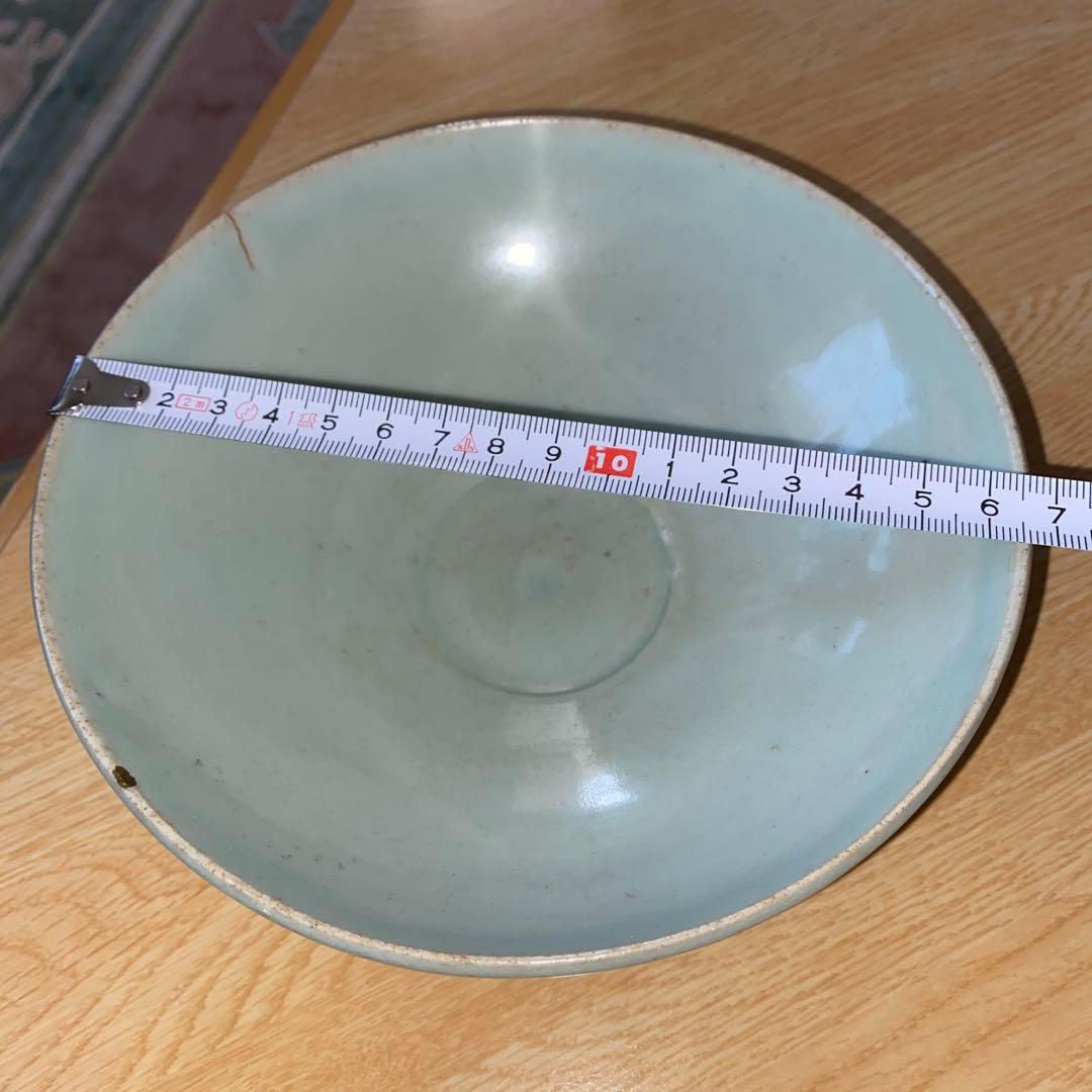 青白磁蓮弁紋碗　龍泉窯　南宋時代