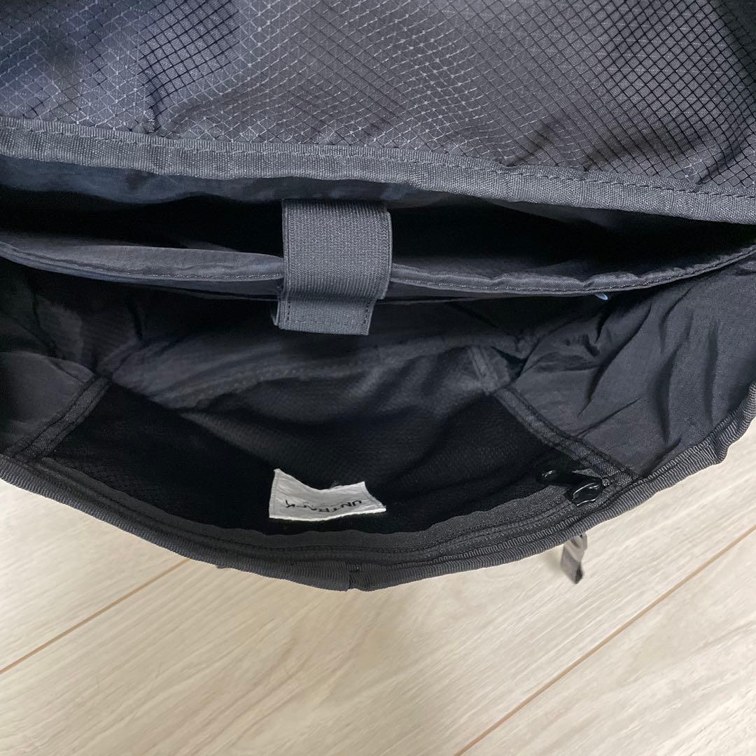 UNTRACK メッセンジャーバッグ