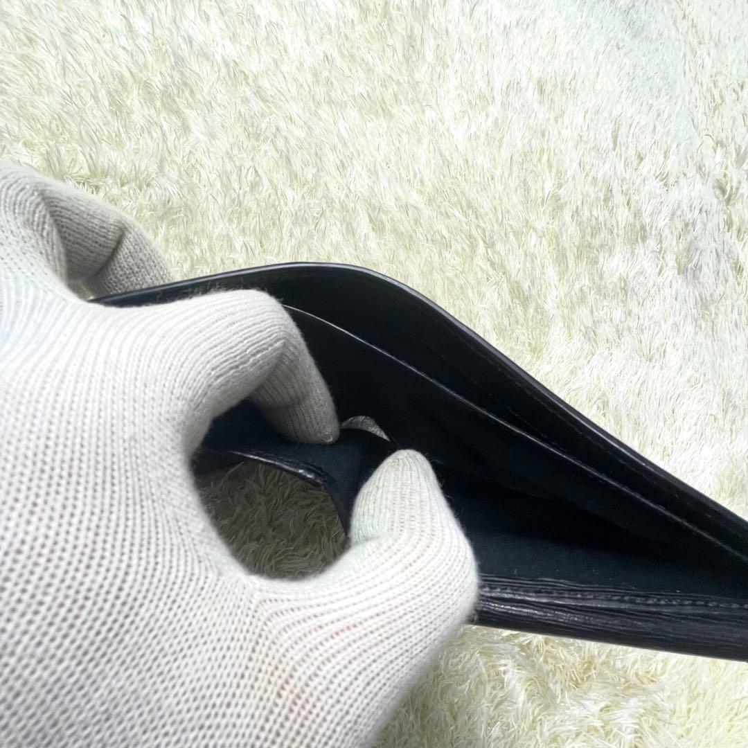 美品 ヴィヴィアンウエストウッド 二つ折り財布 ブラック