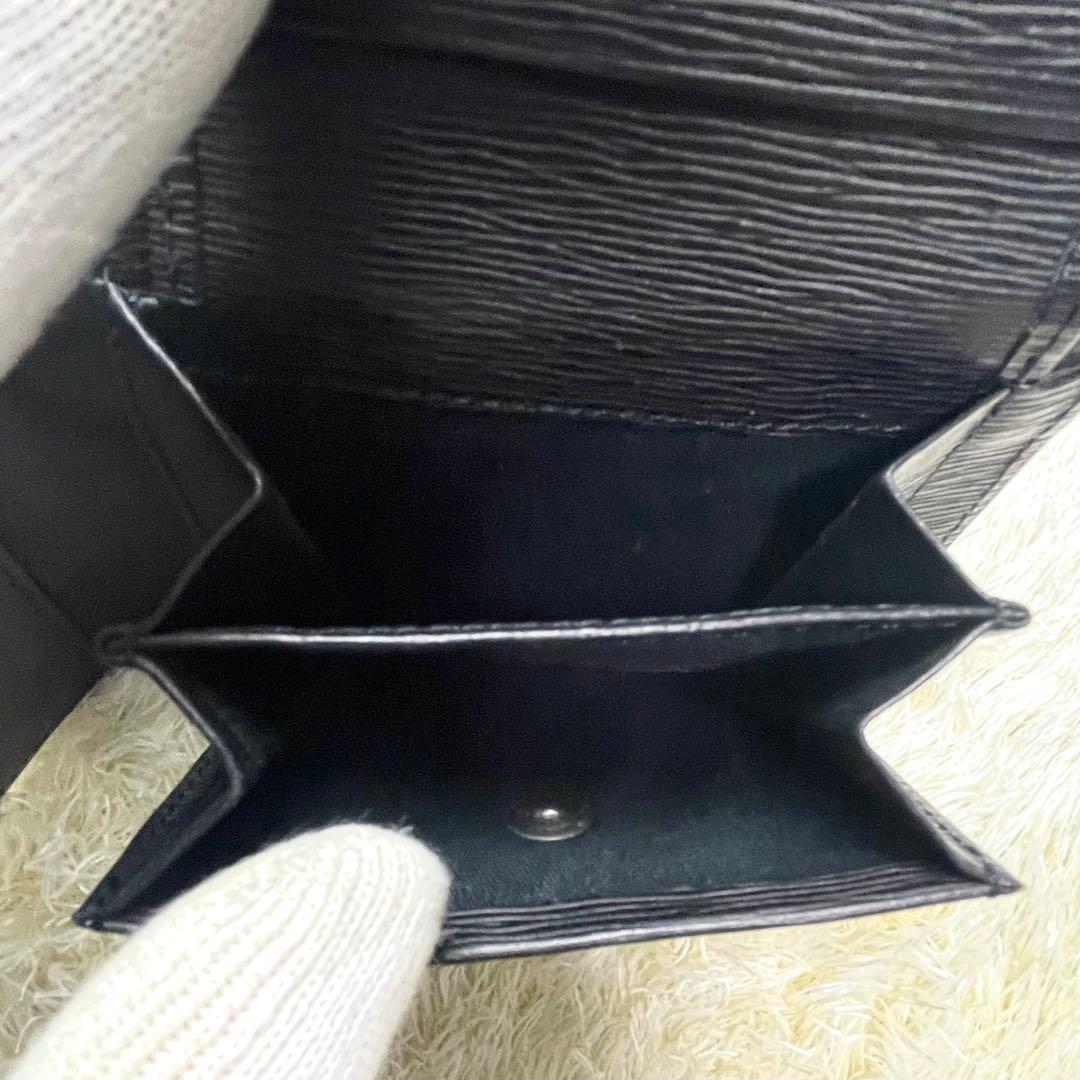 美品 ヴィヴィアンウエストウッド 二つ折り財布 ブラック