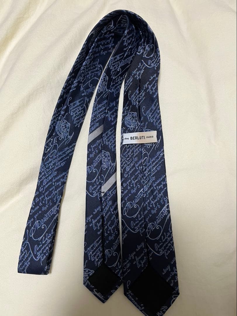 ベルルッティ カリグラフィ ネイビータイ　定価4万