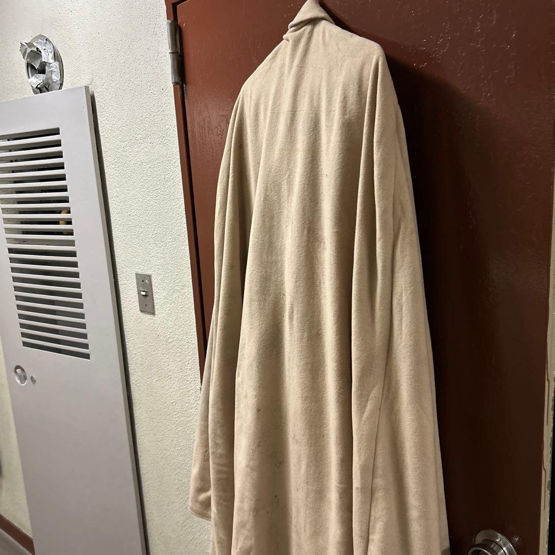 Arnysマントフランス語dans