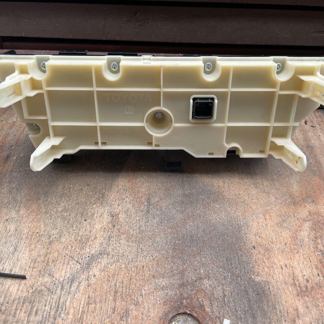 プリウス30前期4点