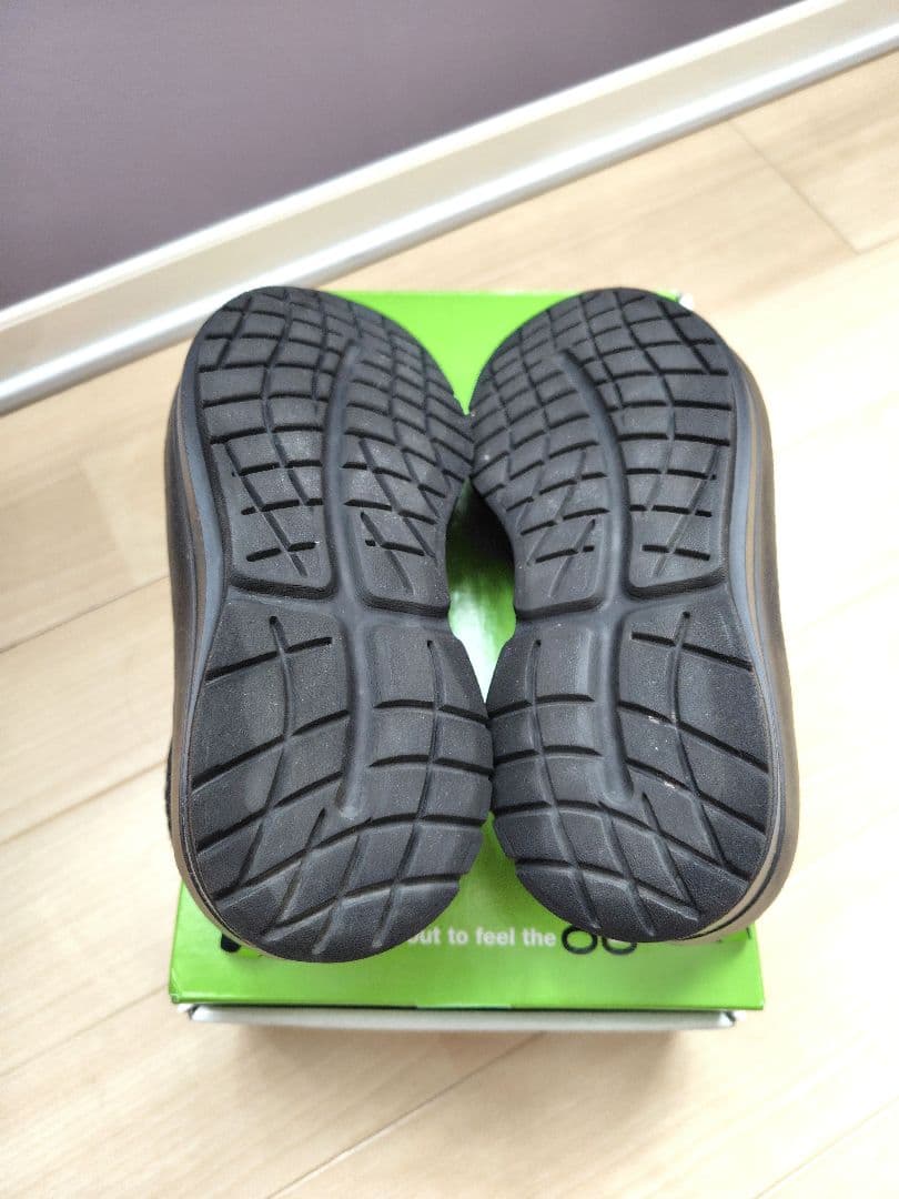 ウーフォス　OOFOS　 W7/EU38　ブラック　メッシュ　スニーカー