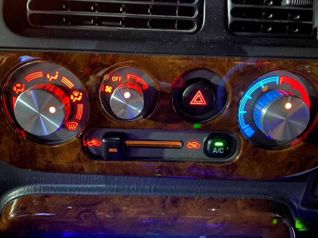 【割れ対策あり】L700S ミラジーノ　エアコン　ツマミ　ノブ　シルバー