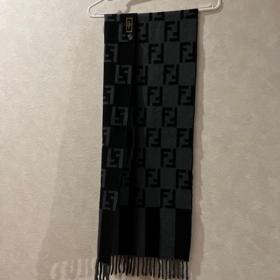 ❤️FENDI ロゴウールマフラー 　グレー／ブラック