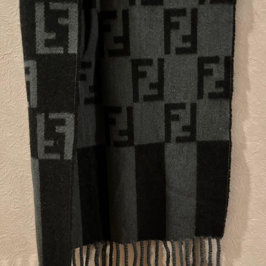 ❤️FENDI ロゴウールマフラー 　グレー／ブラック