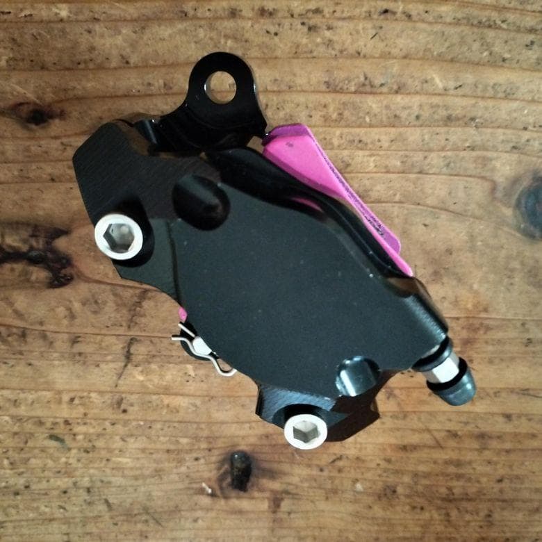 ★新カニ レーシング2ポットキャリパー 新型 モンキー ヤマンボ 2POT★