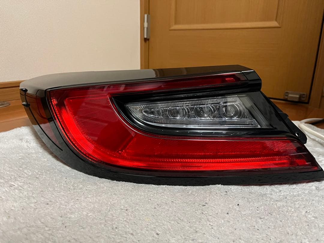 GR86 LEDテールランプ 赤/クリア