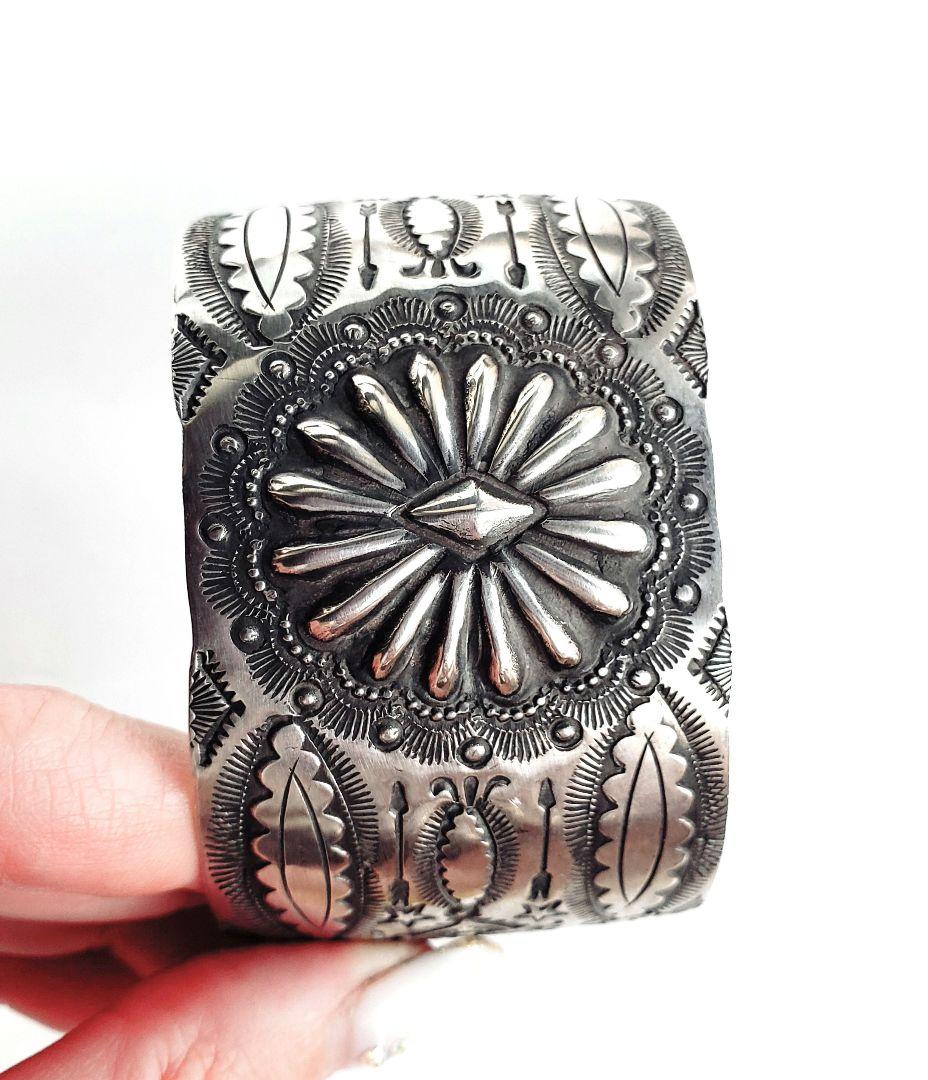 一品物❗　インディアンジュエリー　ナバホ族　有名な V.J. Platero