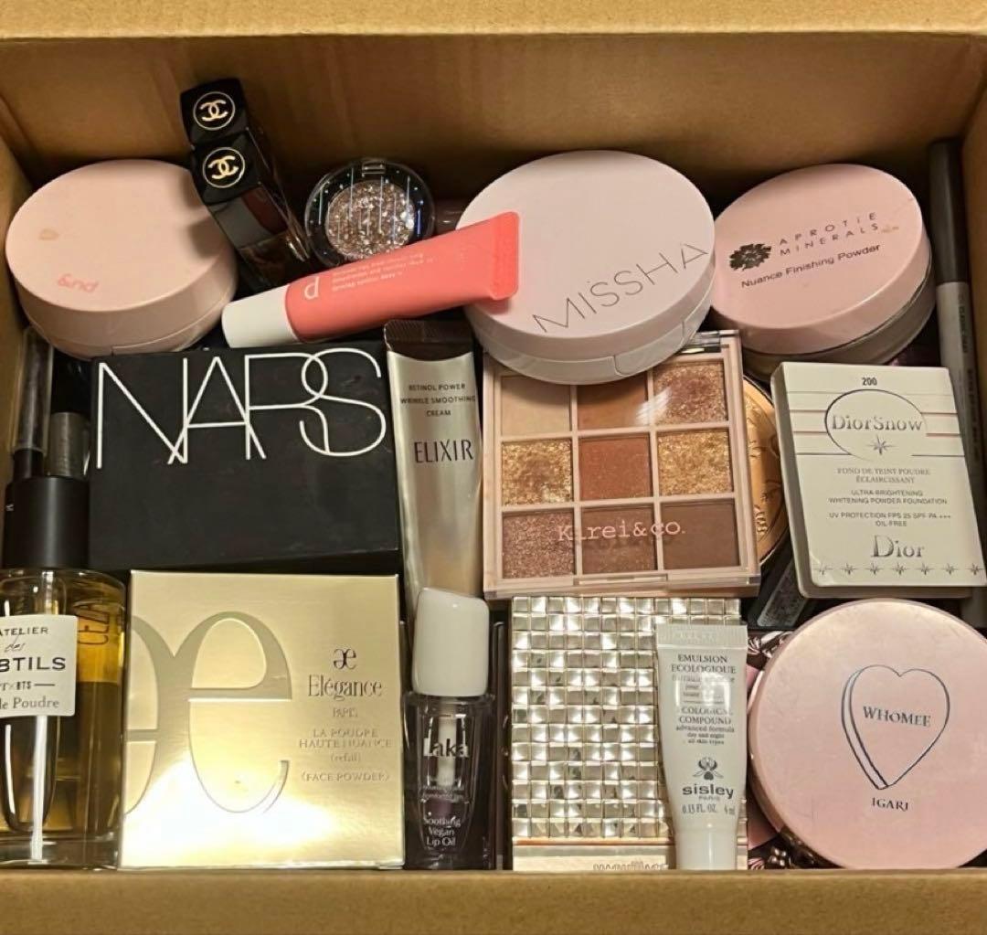【化粧品大量まとめ売り】CHANEL NARS Dior コスメ約200点