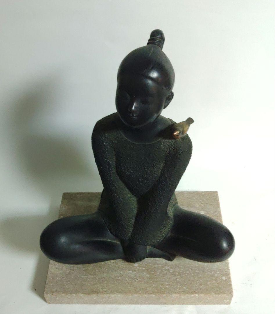 金工師　 板保次作　少女像　ブロンズ　 銅製 「おすまし」 25cm 大理石台