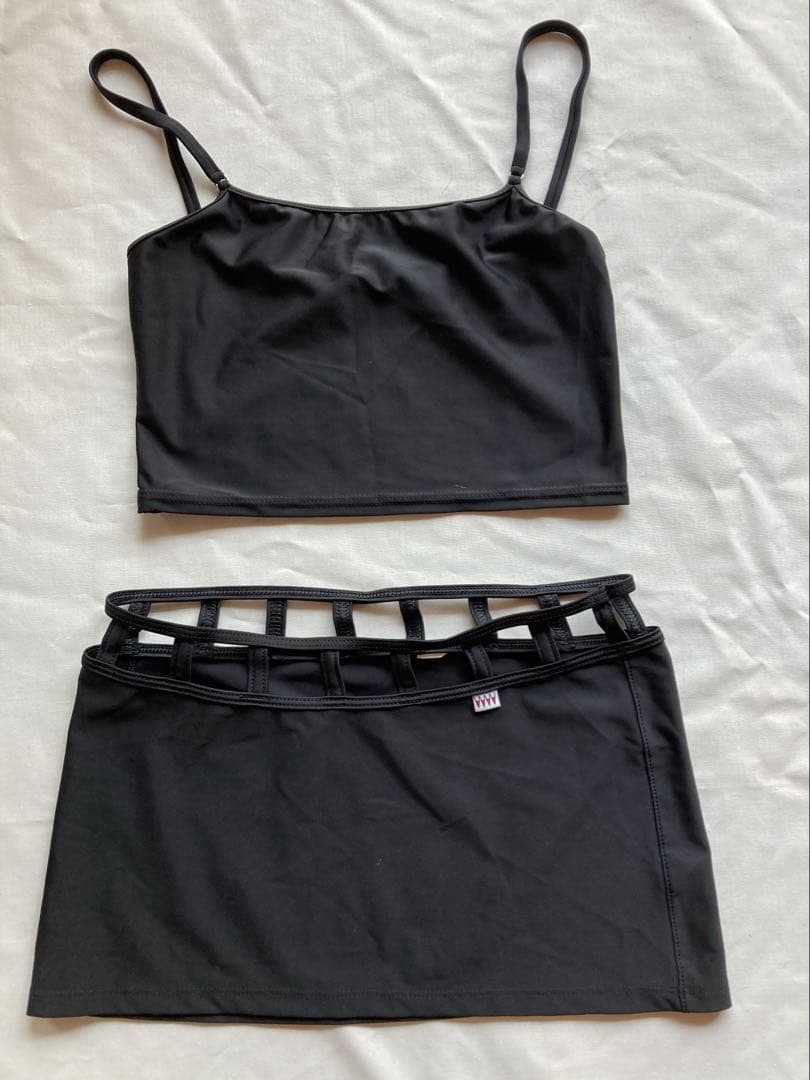 ☆☆☆☆☆ トップスとスカートのせットと黒ビキニセット