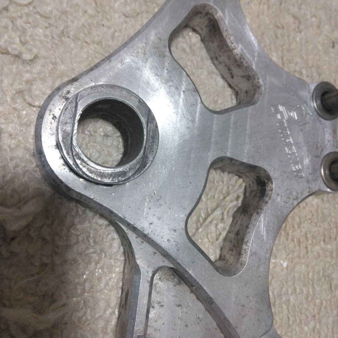 D-TRACKER Xデュアルキャリパーブラケット　DKS