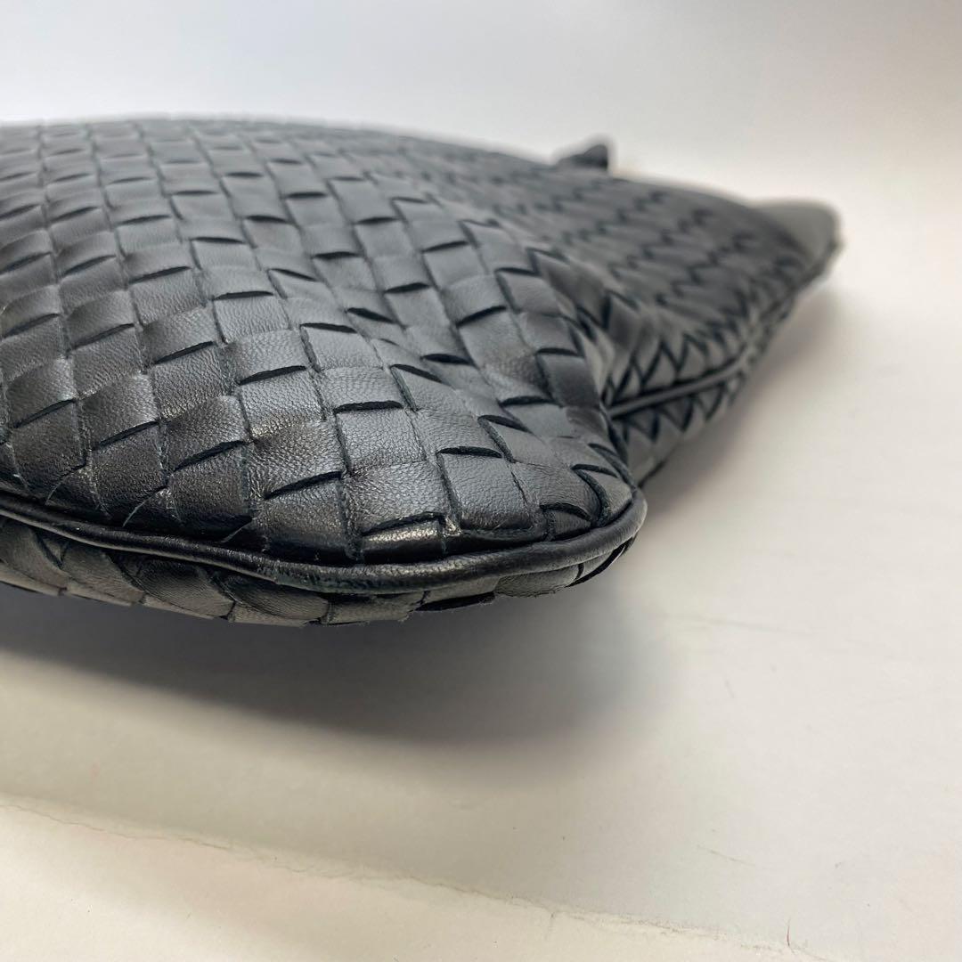 【美品】ボッテガヴェネタ ショルダーバッグ イントレチャート ブラック