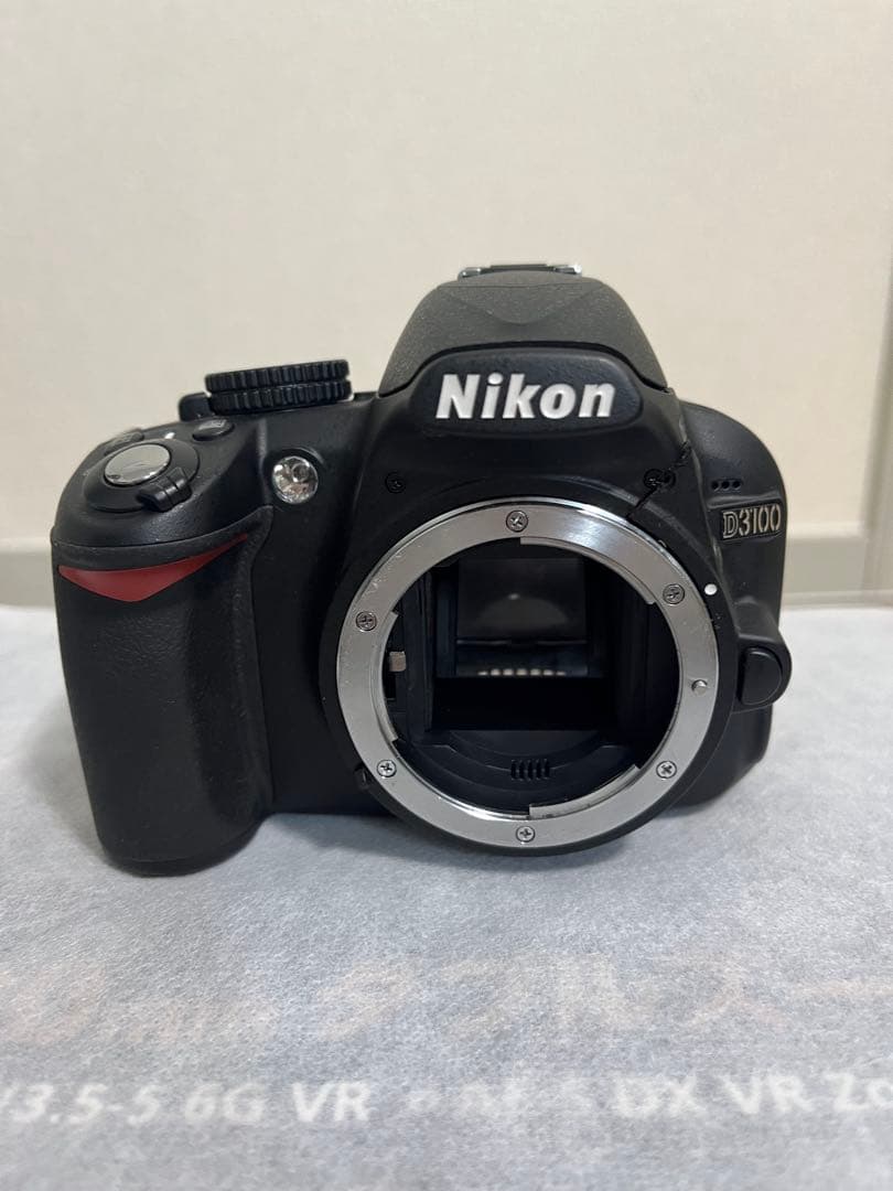 パ*コ様 Nikon D3100ダブルズームキット ショット数368回