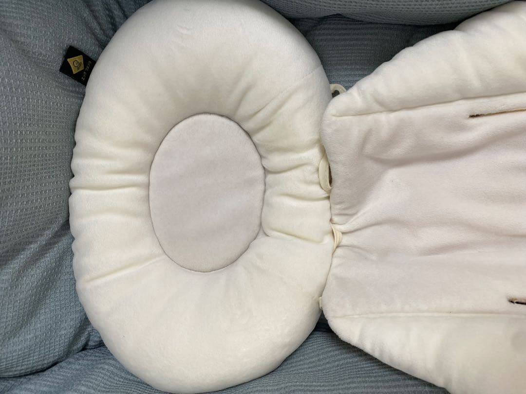 Roseさんご購入　Combi「ネムリラ」電動　ベビーチェア　テーブル付