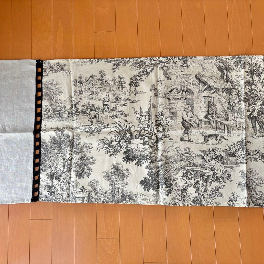 テーブルランナー　ボルゴデレトヴァーリェ　サラグレース