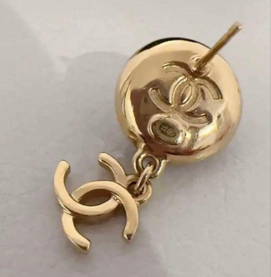 CHANEL シャネル　ピアス　カメリア