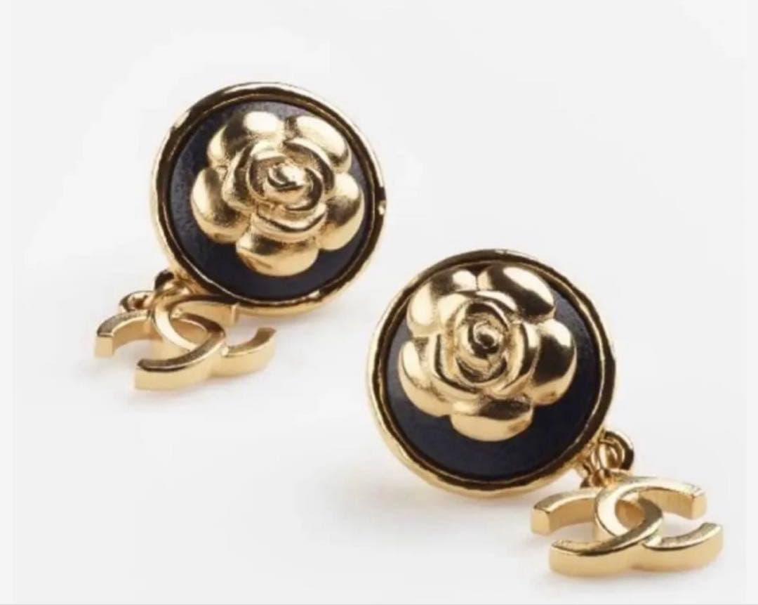 CHANEL シャネル　ピアス　カメリア