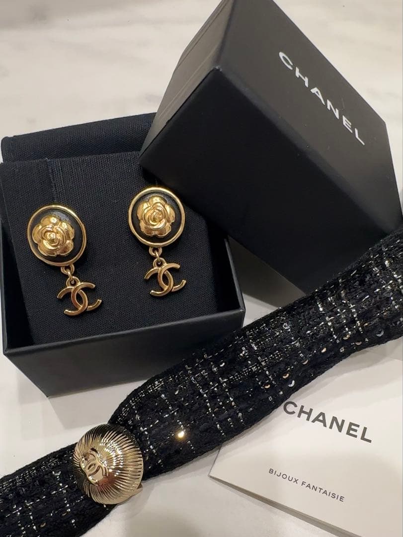 CHANEL シャネル　ピアス　カメリア