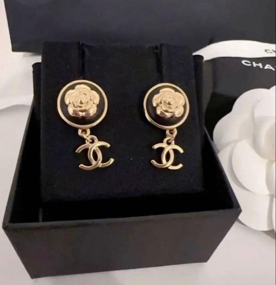 CHANEL シャネル　ピアス　カメリア