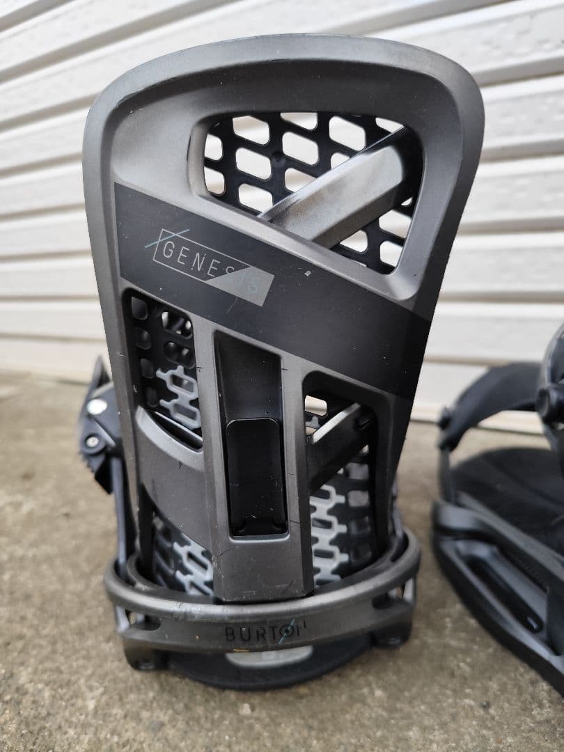 Burton Genesis EST Мサイズ　ビンディング ブラック