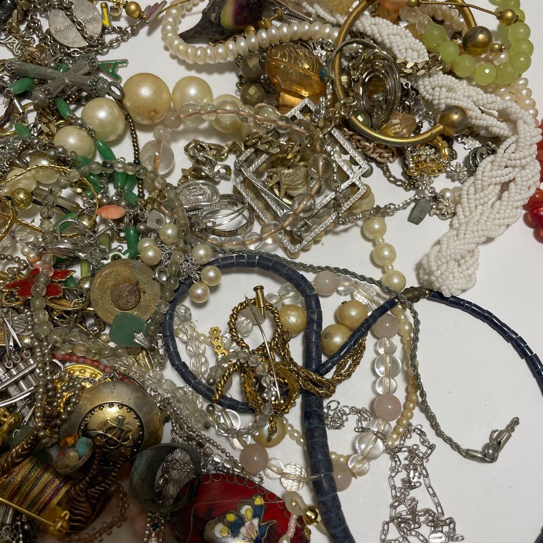 アクセサリー　いろいろ　ネックレス まとめ売り　1400グラム