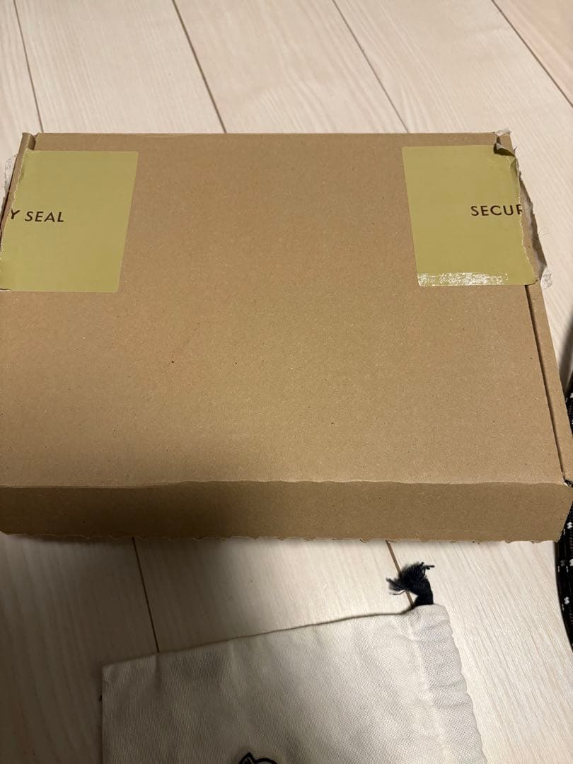 MONCLER モンクレール　iPhone 携帯　スマホ　ケース　ショルダー