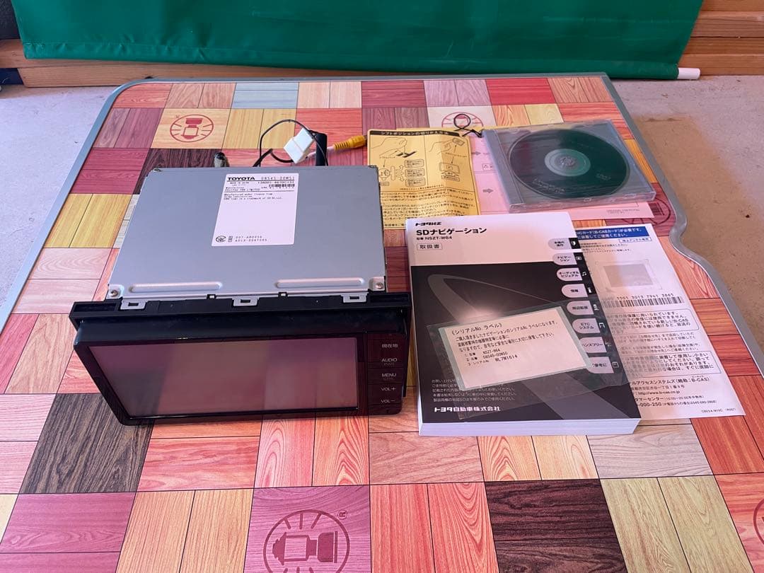 トヨタ純正ナビ　NSZT-W64 テレビキット付き