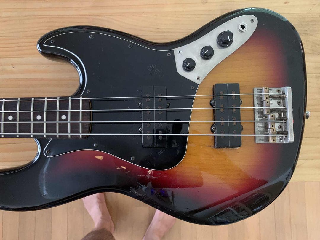 【出品1/20まで】Fender Jazz Bassエレキベース ケース付