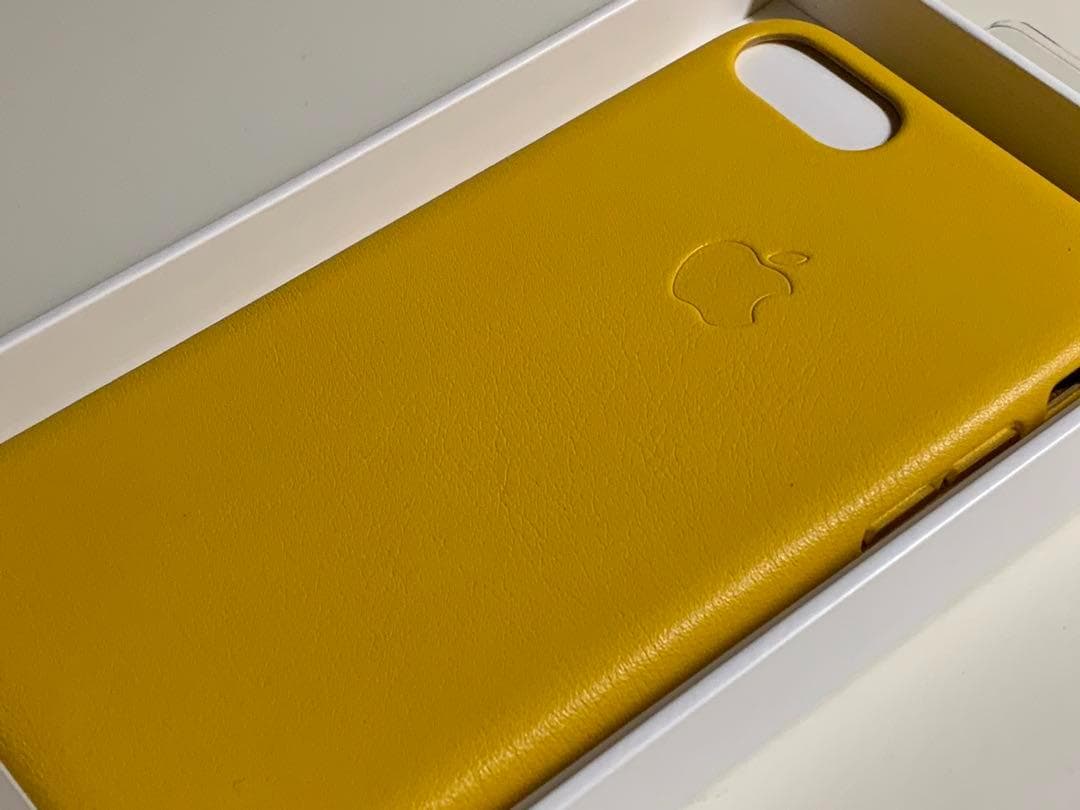 【新品】純正 iPhone 7 / 8 / SE レザーケース・サンフラワー①