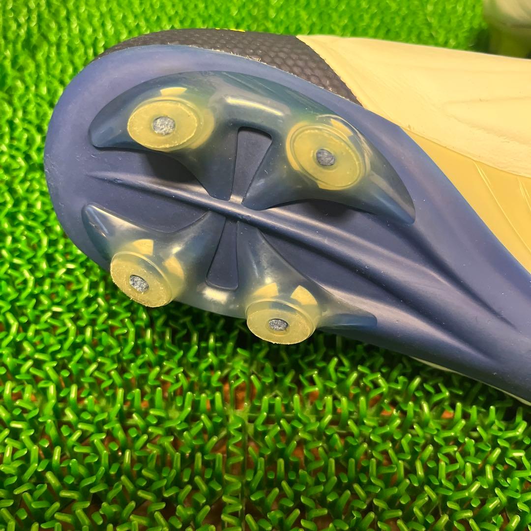 ミズノ サッカースパイク レビュラ2 V1(ホワイト×ブルー)