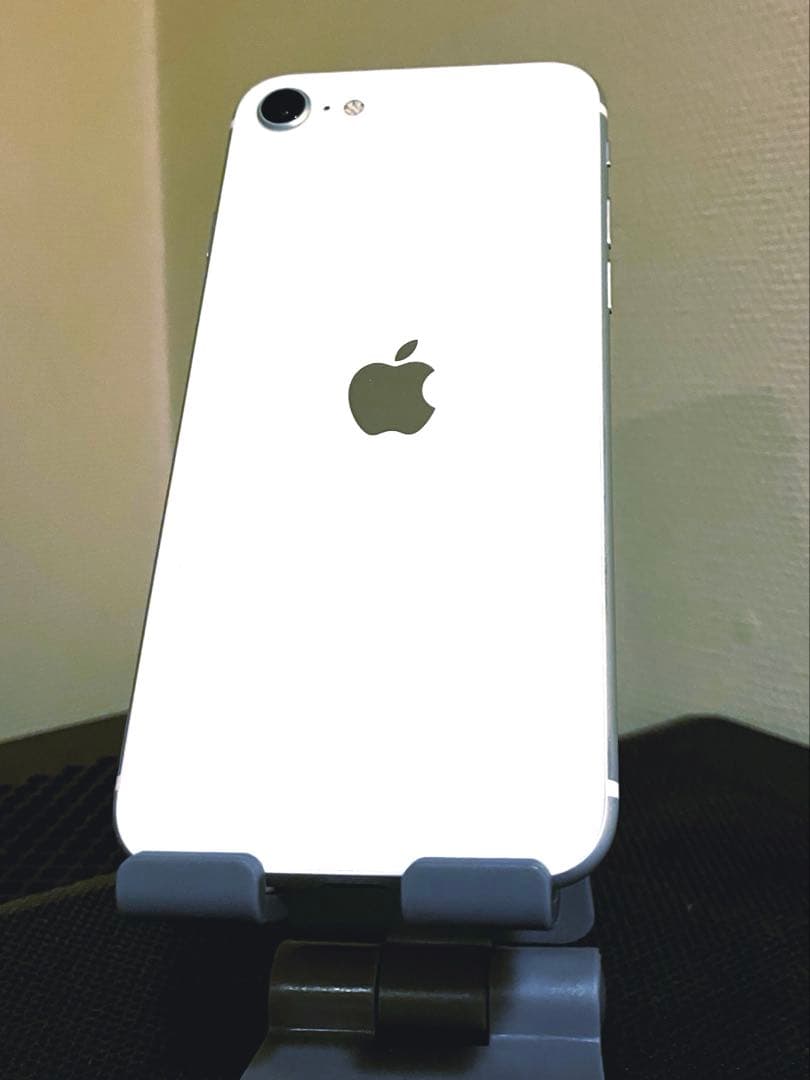 iPhone SE2 128GB 純正バッテリー73%