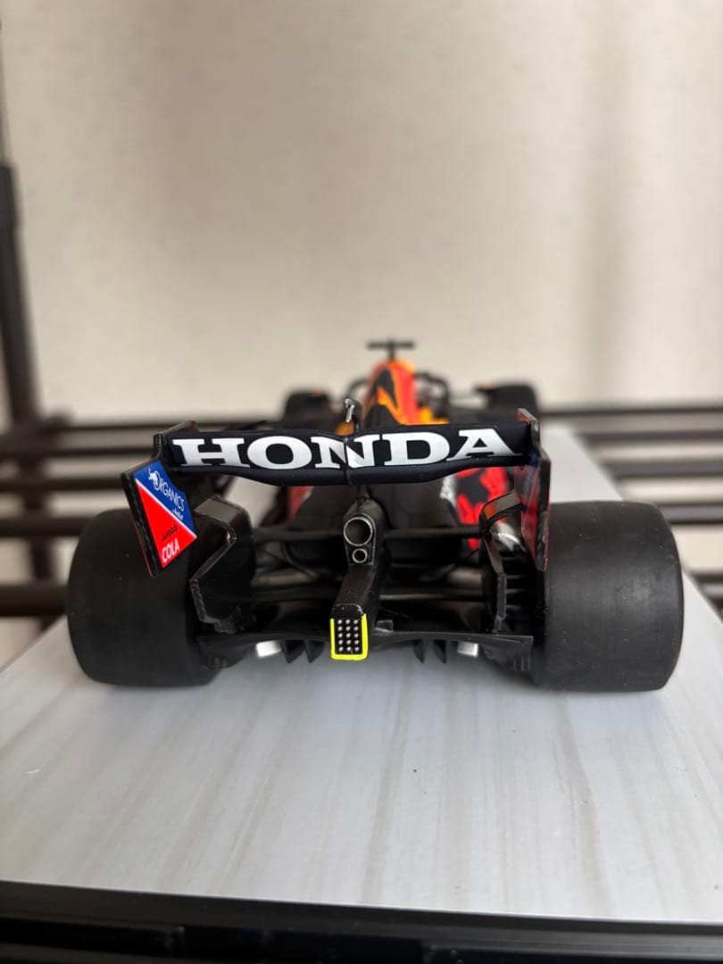 スパーク　1/18 レッドブル　rb16b フェルスタッペン　難あり